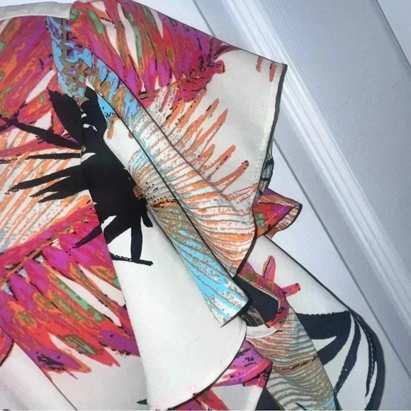 Black rain womens top w ruffled sleeves - Picture 2 of 3